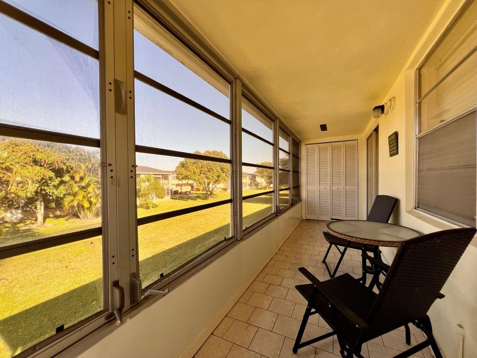 Active With Contract: $115,000 (2 beds, 1 baths, 798 Square Feet)