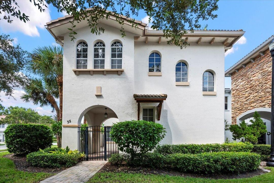 Под контрактом: $4,500 (3 спален, 2 ванн, 2232 Квадратных фут)