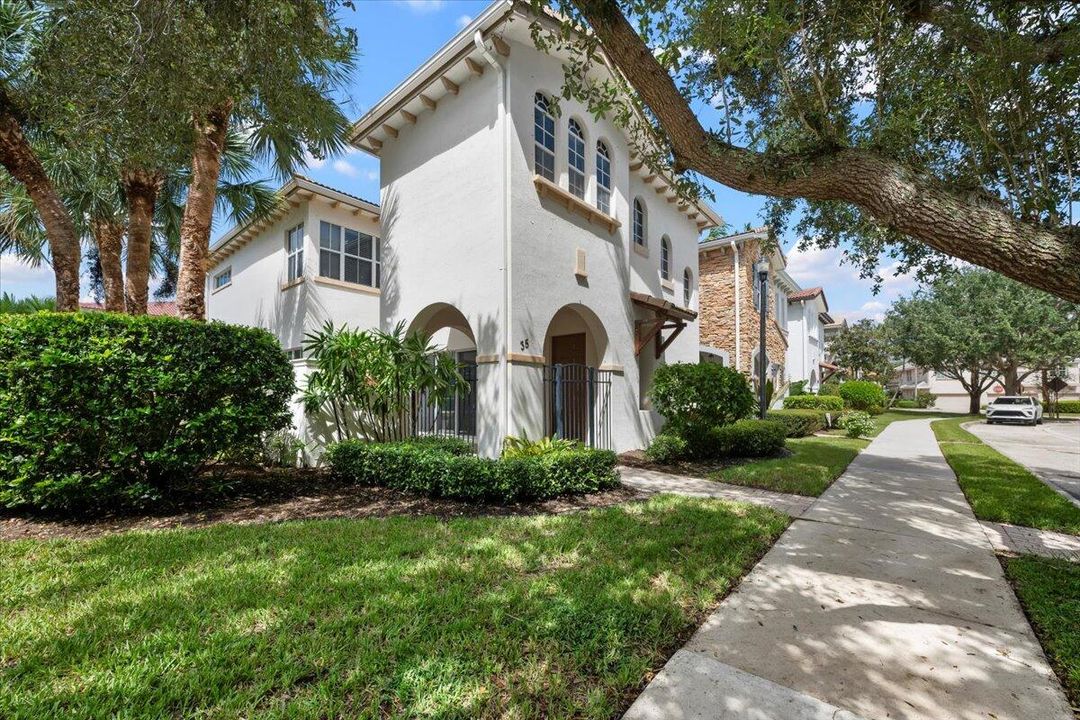 Под контрактом: $4,500 (3 спален, 2 ванн, 2232 Квадратных фут)