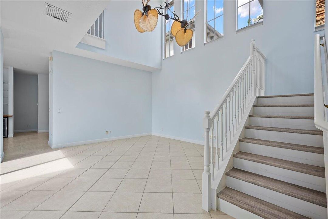 Под контрактом: $4,500 (3 спален, 2 ванн, 2232 Квадратных фут)