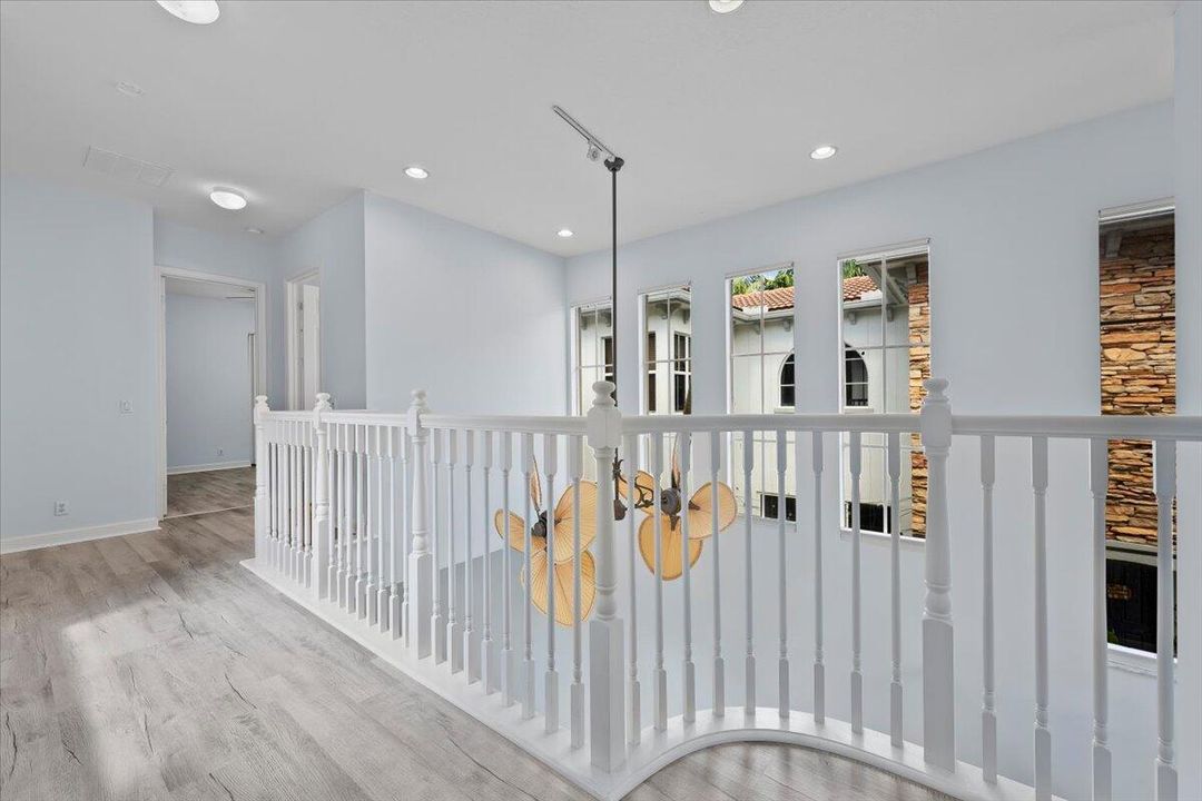 Под контрактом: $4,500 (3 спален, 2 ванн, 2232 Квадратных фут)