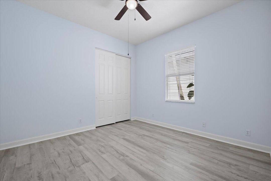 Под контрактом: $4,500 (3 спален, 2 ванн, 2232 Квадратных фут)