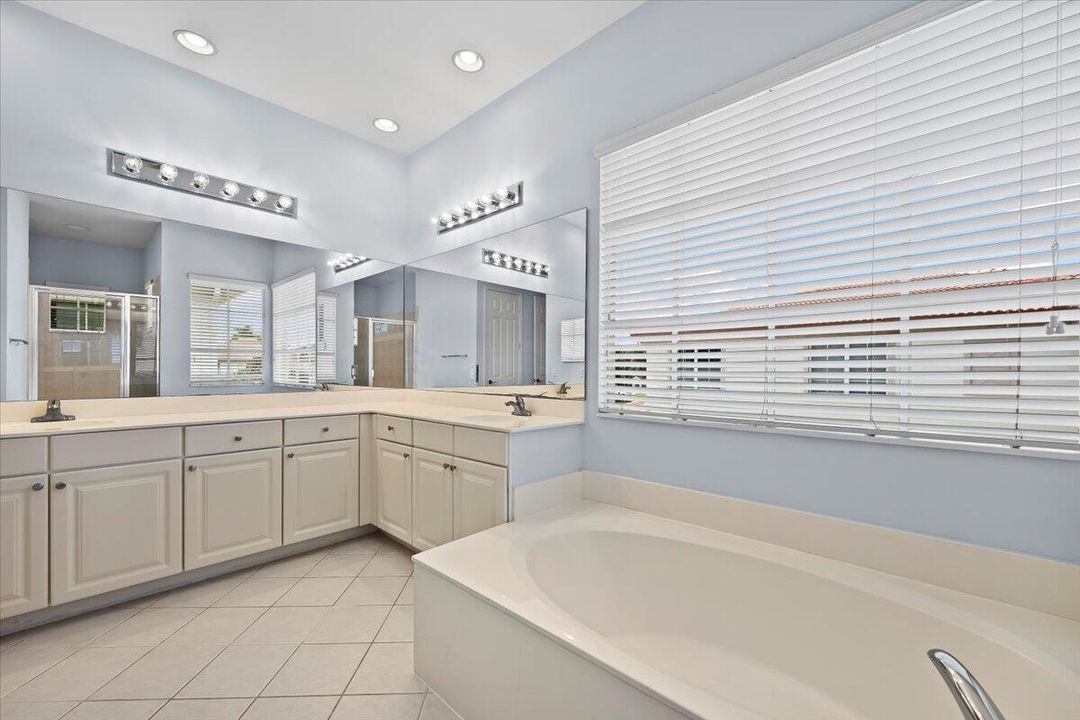 Под контрактом: $4,500 (3 спален, 2 ванн, 2232 Квадратных фут)