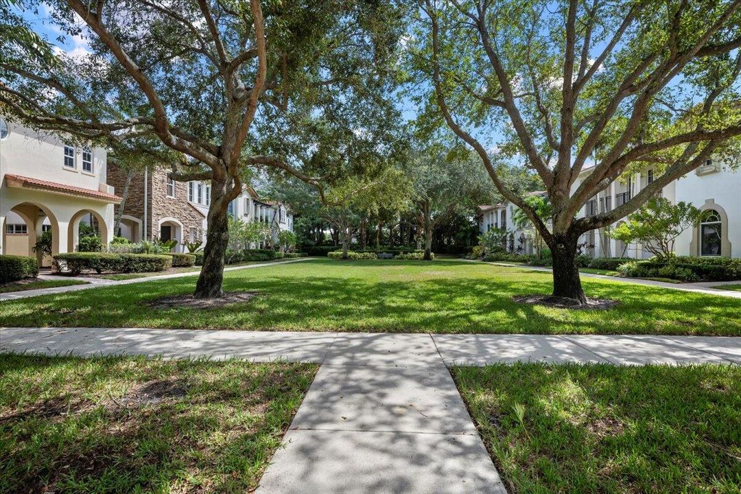 Под контрактом: $4,500 (3 спален, 2 ванн, 2232 Квадратных фут)