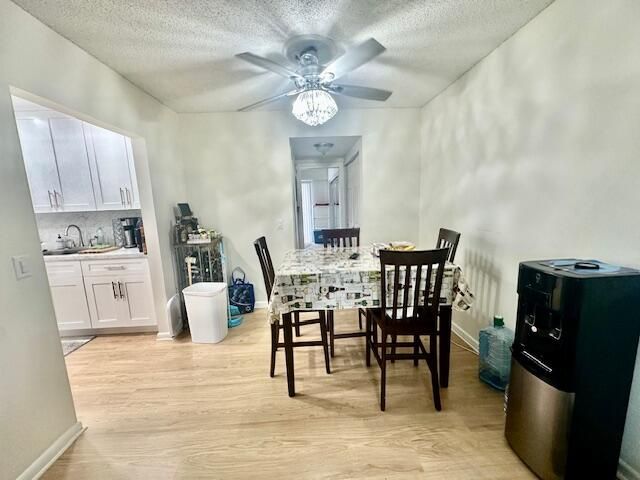 На продажу: $80,000 (1 спален, 1 ванн, 702 Квадратных фут)