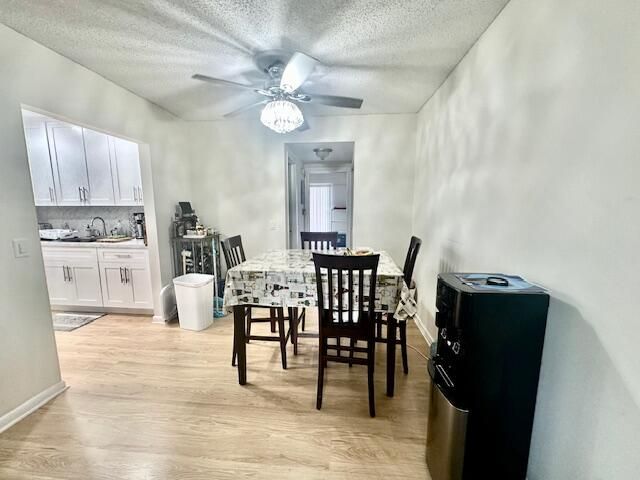 На продажу: $80,000 (1 спален, 1 ванн, 702 Квадратных фут)