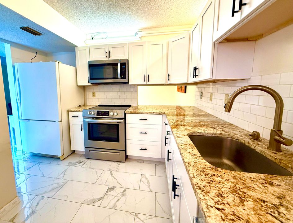 Recently Rented: $1,900 (3 beds, 2 baths, 1264 Square Feet)