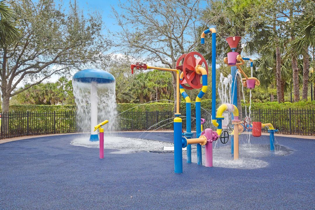 Под контрактом: $4,500 (3 спален, 2 ванн, 2232 Квадратных фут)