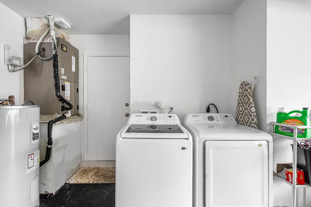 Active With Contract: $475,000 (3 beds, 2 baths, 1754 Square Feet)