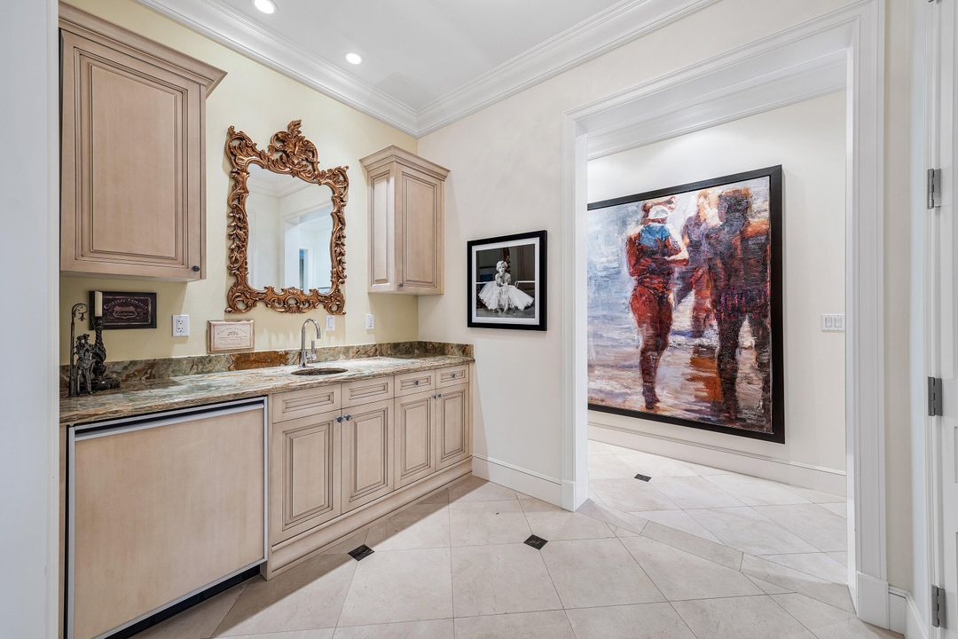 待售: $26,500,000 (4 贝兹, 6 浴室, 5988 平方英尺)