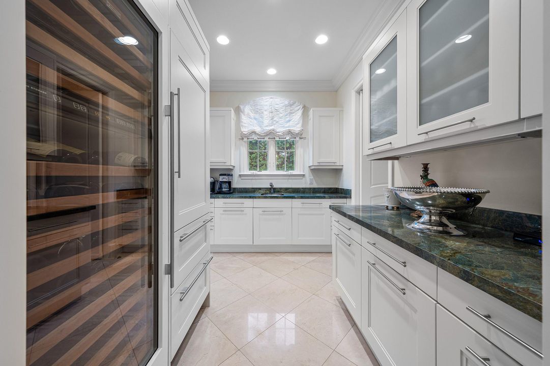 待售: $26,500,000 (4 贝兹, 6 浴室, 5988 平方英尺)