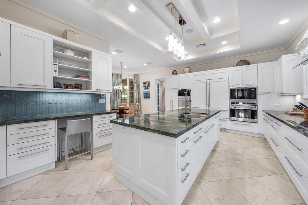 待售: $26,500,000 (4 贝兹, 6 浴室, 5988 平方英尺)