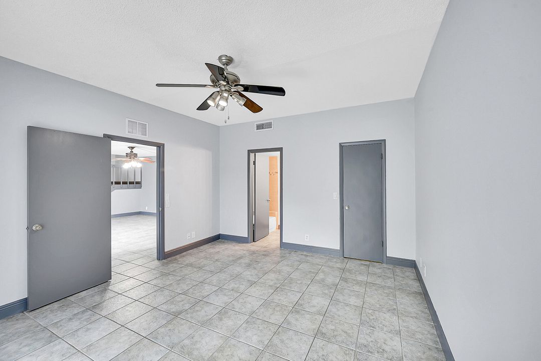 Activo con contrato: $2,475 (3 camas, 2 baños, 1500 Pies cuadrados)