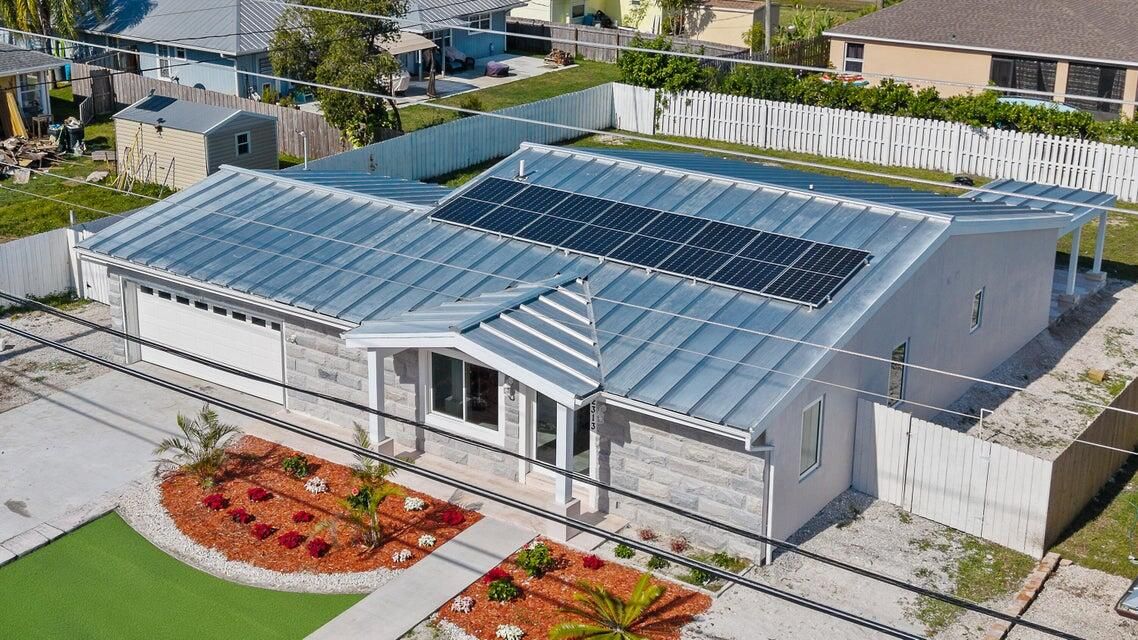 Activo con contrato: $3,200 (3 camas, 3 baños, 2100 Pies cuadrados)