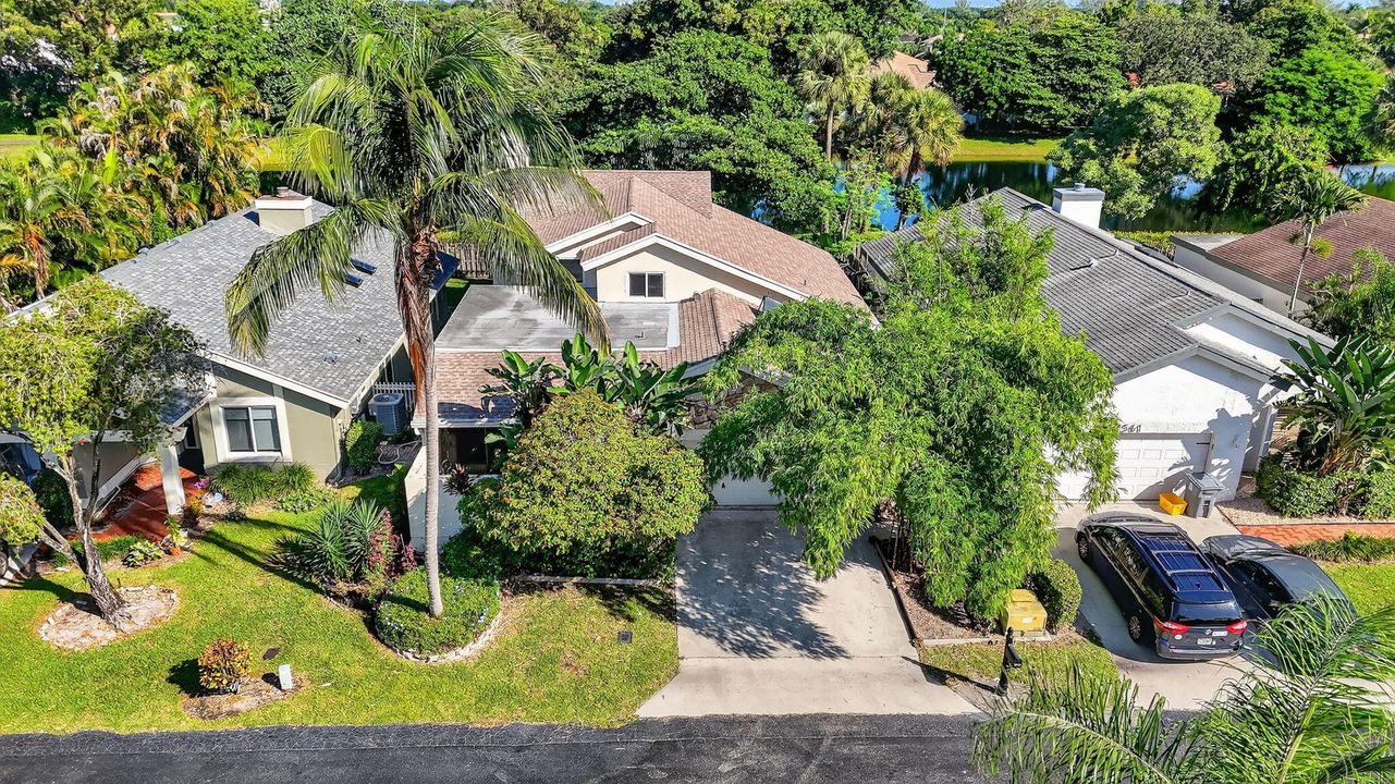 Recently Sold: $1,050,000 (4 beds, 2 baths, 2462 Square Feet)