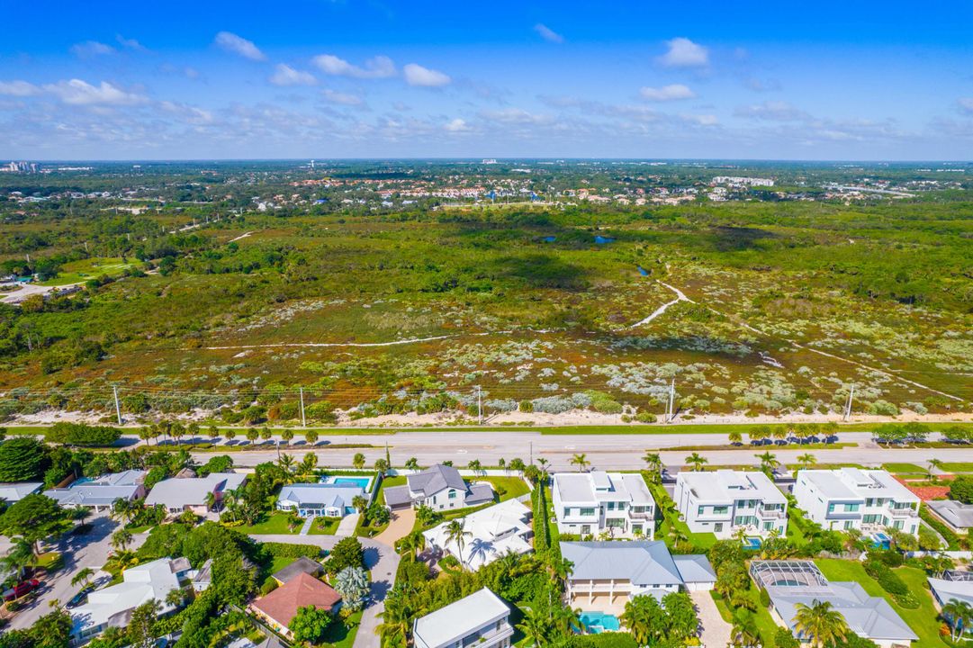 Active With Contract: $2,110,000 (4 beds, 3 baths, 2700 Square Feet)