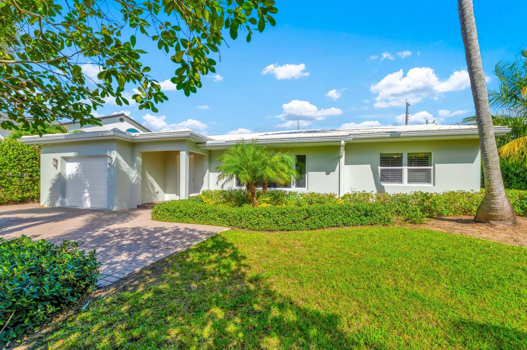 Active With Contract: $2,110,000 (4 beds, 3 baths, 2700 Square Feet)