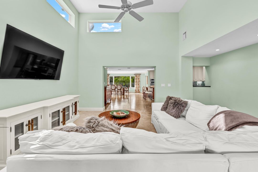 Active With Contract: $2,110,000 (4 beds, 3 baths, 2700 Square Feet)