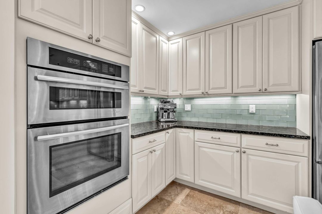 Active With Contract: $2,110,000 (4 beds, 3 baths, 2700 Square Feet)