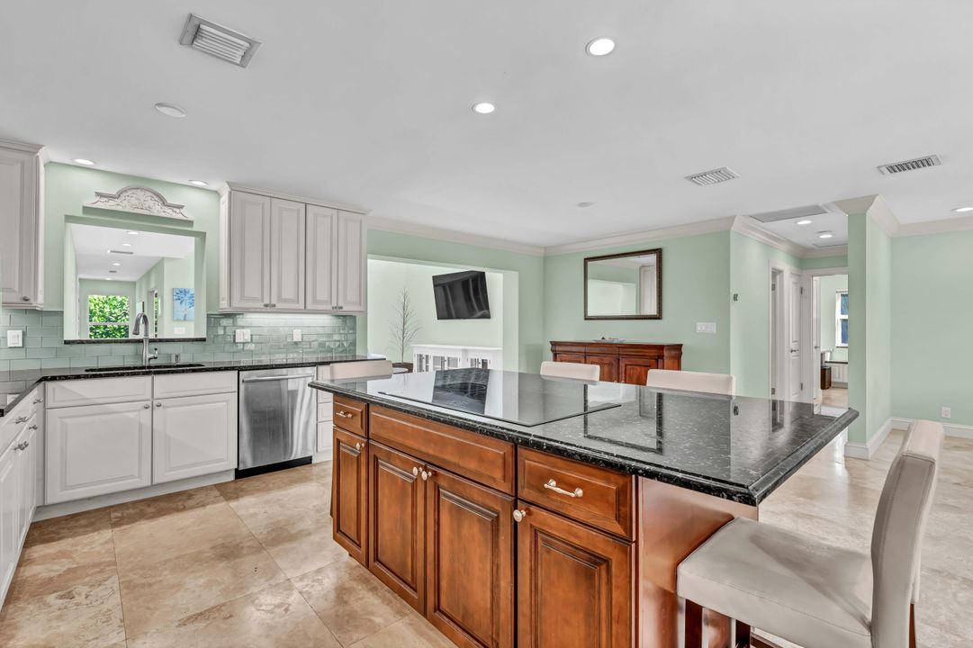 Active With Contract: $2,110,000 (4 beds, 3 baths, 2700 Square Feet)