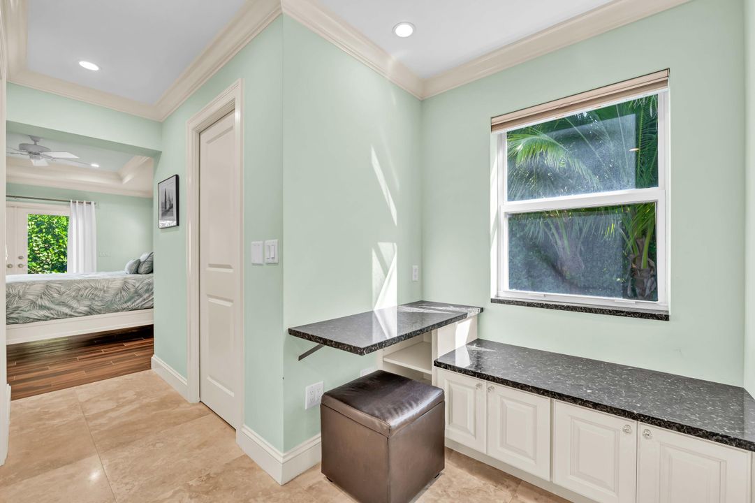 Active With Contract: $2,110,000 (4 beds, 3 baths, 2700 Square Feet)