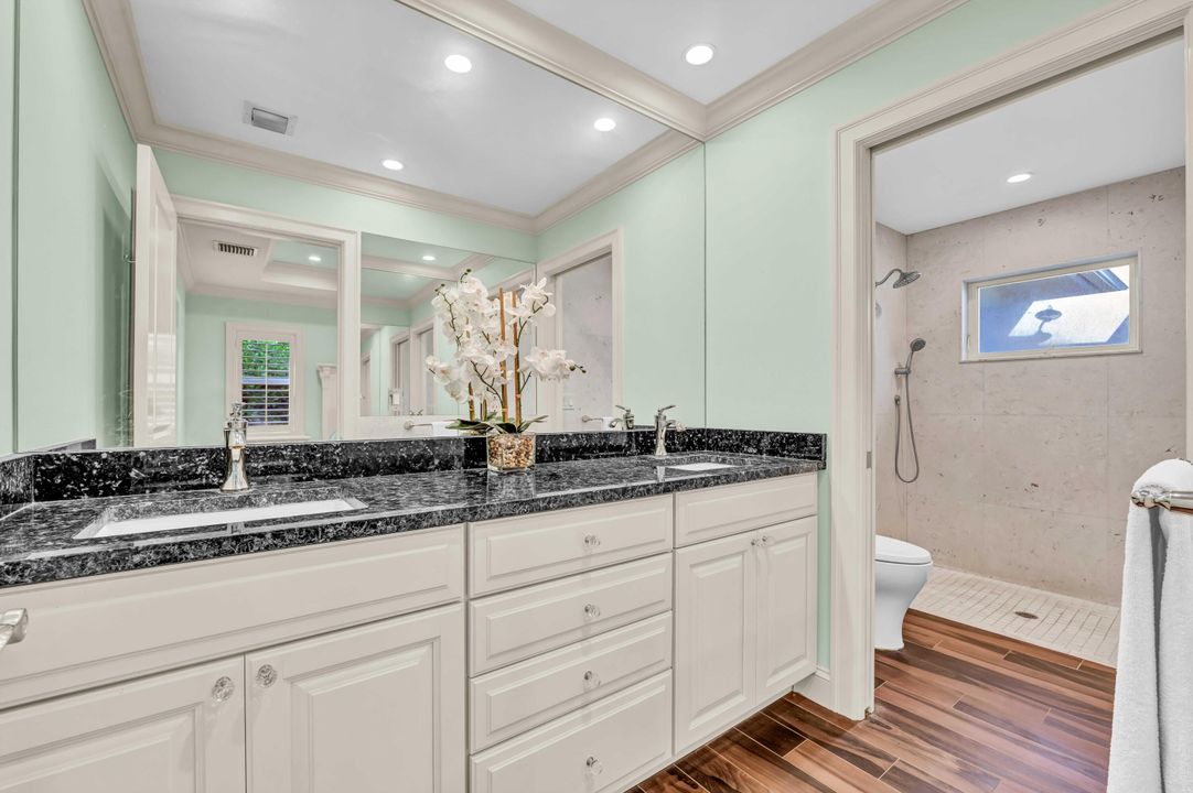 Active With Contract: $2,110,000 (4 beds, 3 baths, 2700 Square Feet)