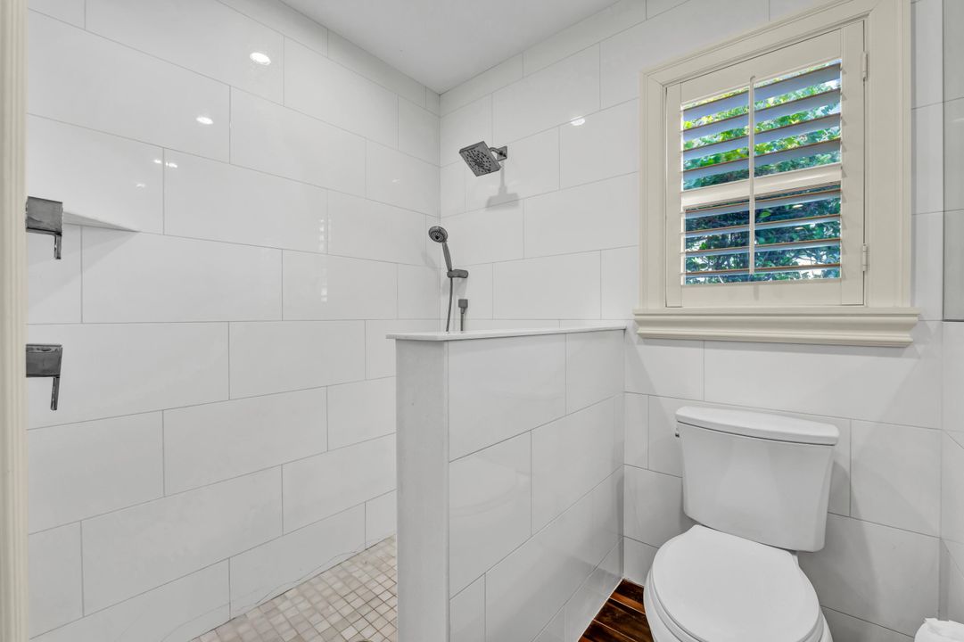 Active With Contract: $2,110,000 (4 beds, 3 baths, 2700 Square Feet)