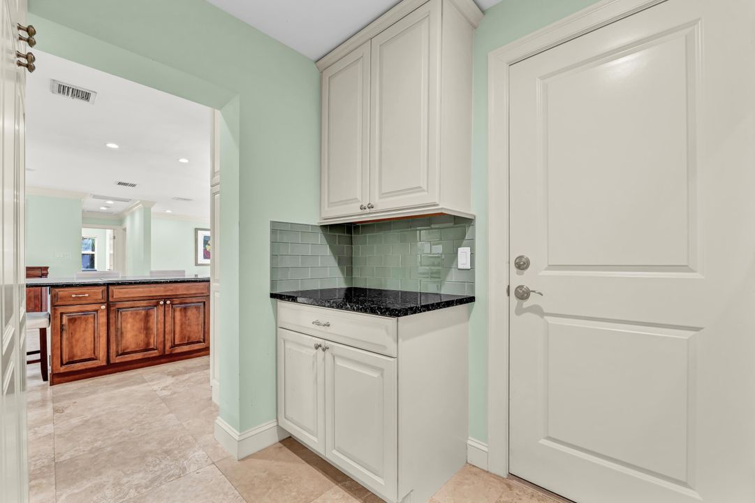 Active With Contract: $2,110,000 (4 beds, 3 baths, 2700 Square Feet)