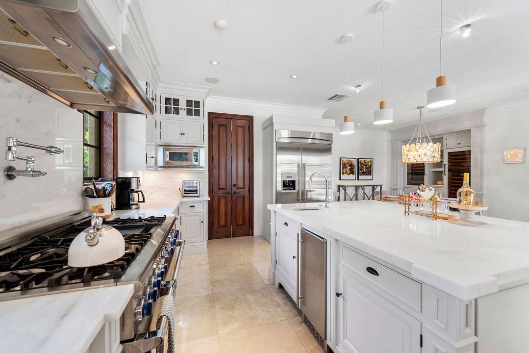 待售: $7,500,000 (4 贝兹, 5 浴室, 5159 平方英尺)