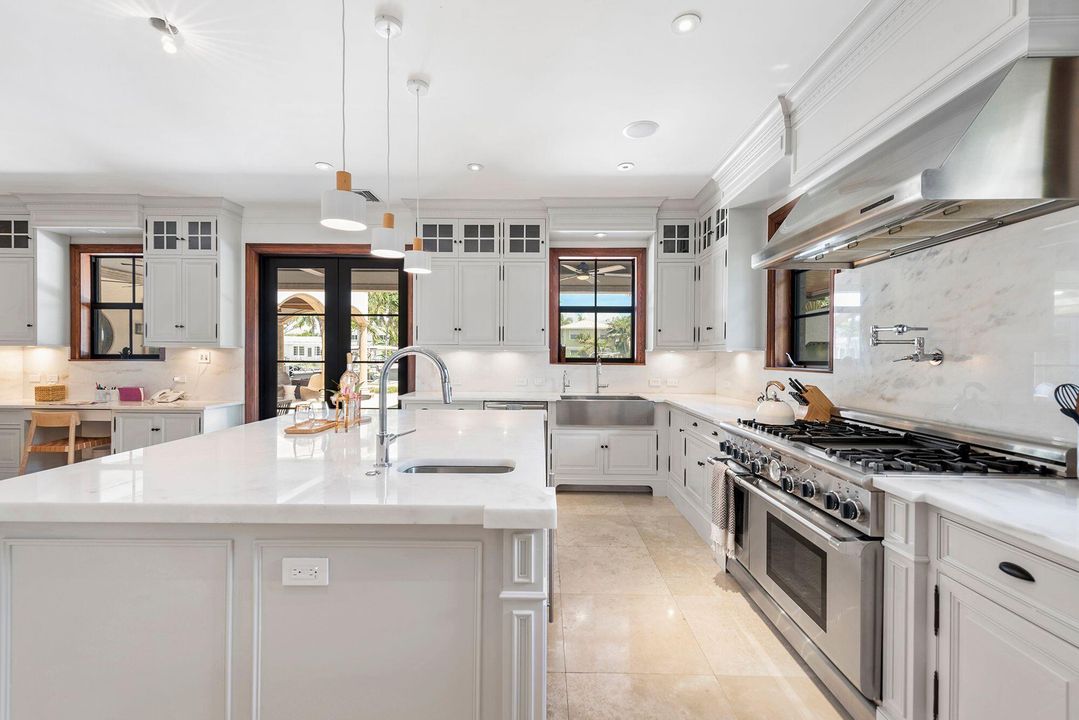 待售: $7,500,000 (4 贝兹, 5 浴室, 5159 平方英尺)