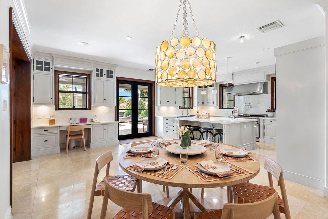 待售: $7,500,000 (4 贝兹, 5 浴室, 5159 平方英尺)