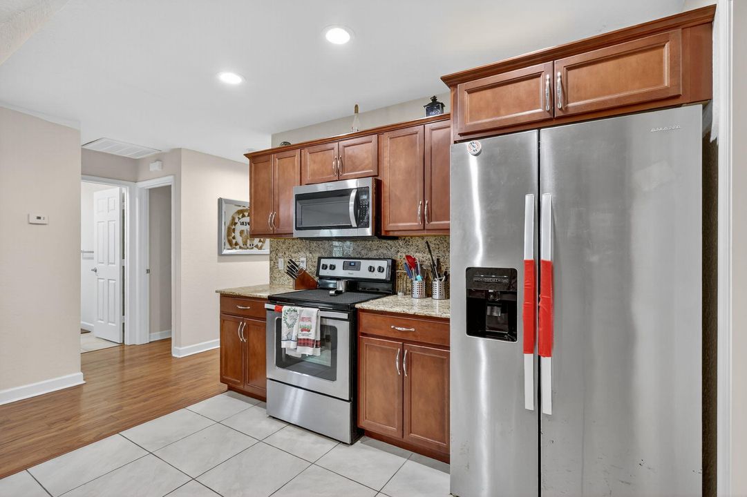 For Sale: $235,000 (2 beds, 2 baths, 1451 Square Feet)