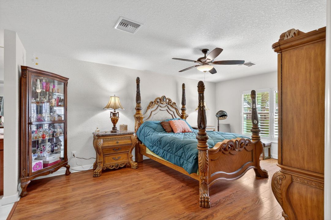 For Sale: $235,000 (2 beds, 2 baths, 1451 Square Feet)