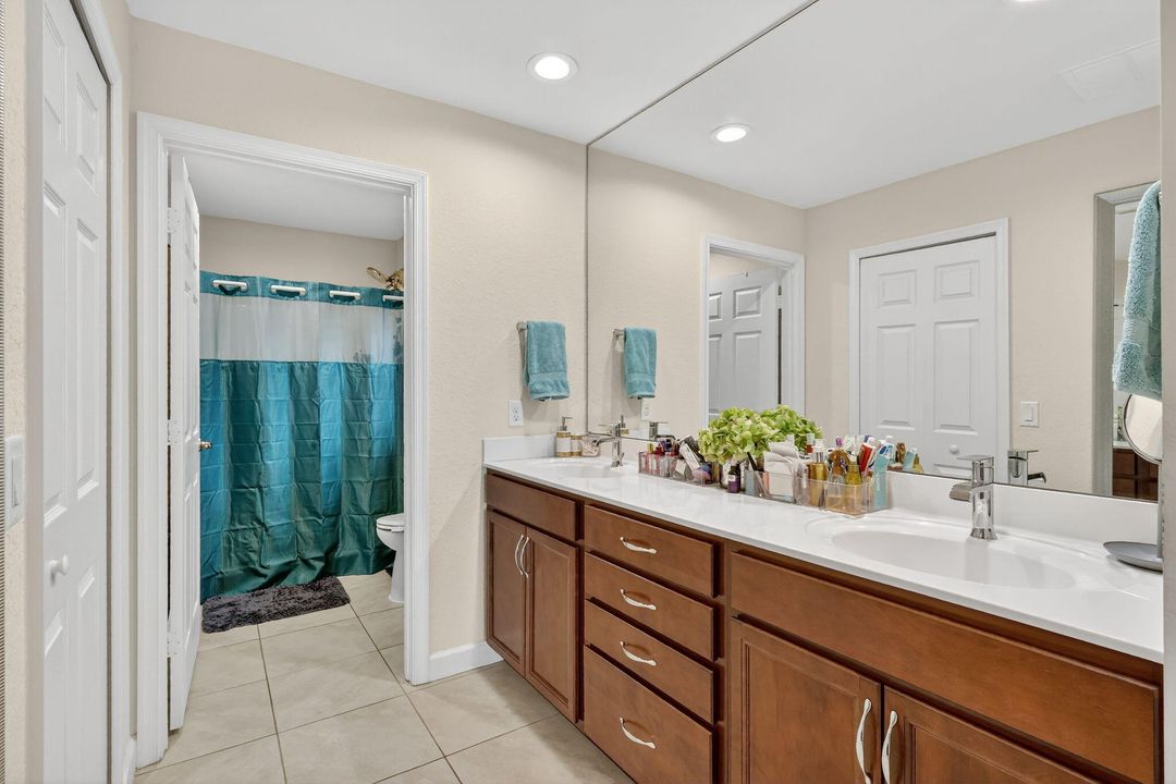 For Sale: $235,000 (2 beds, 2 baths, 1451 Square Feet)