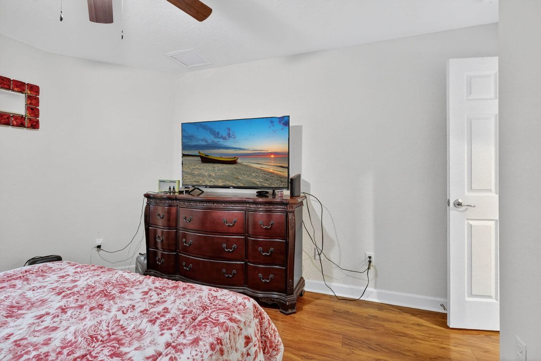 For Sale: $235,000 (2 beds, 2 baths, 1451 Square Feet)