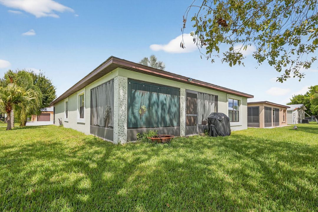 For Sale: $235,000 (2 beds, 2 baths, 1451 Square Feet)