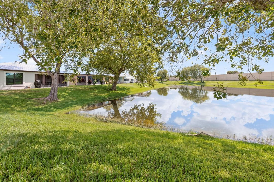 For Sale: $235,000 (2 beds, 2 baths, 1451 Square Feet)