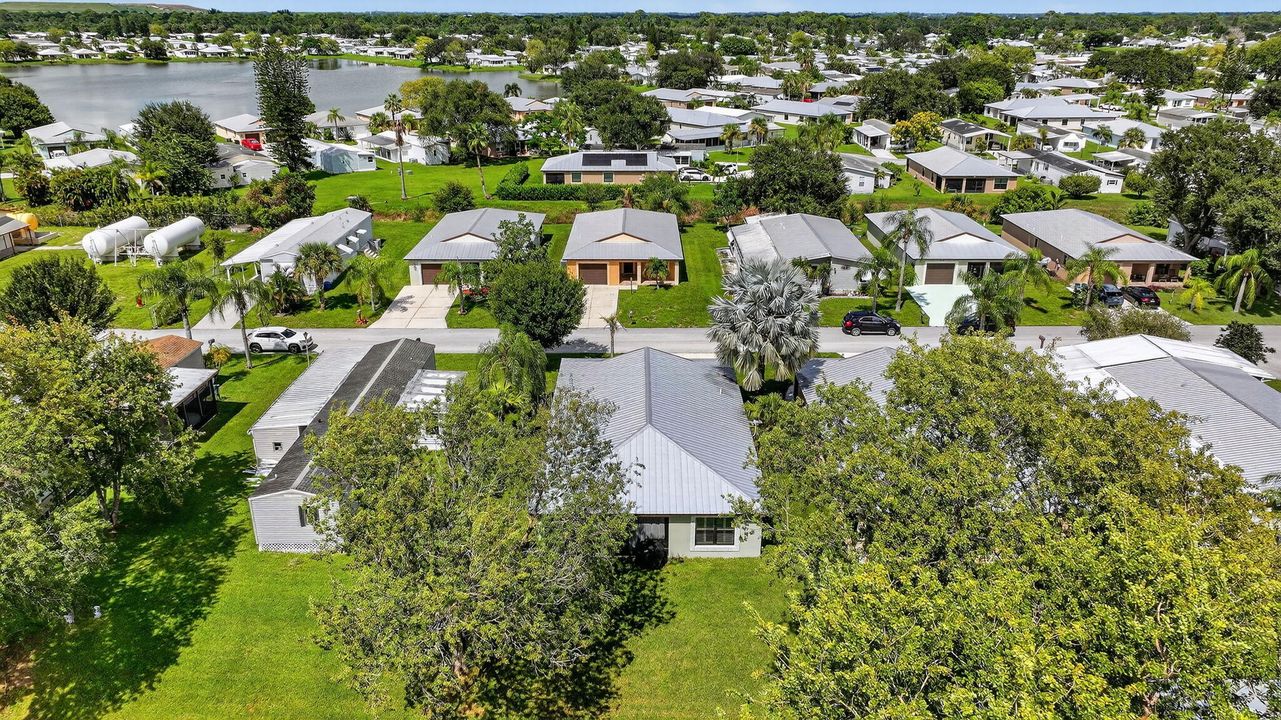 For Sale: $235,000 (2 beds, 2 baths, 1451 Square Feet)