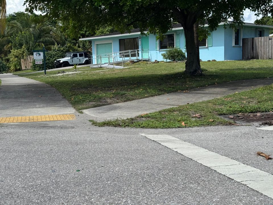 最近售出: $399,000 (3 贝兹, 2 浴室, 1400 平方英尺)