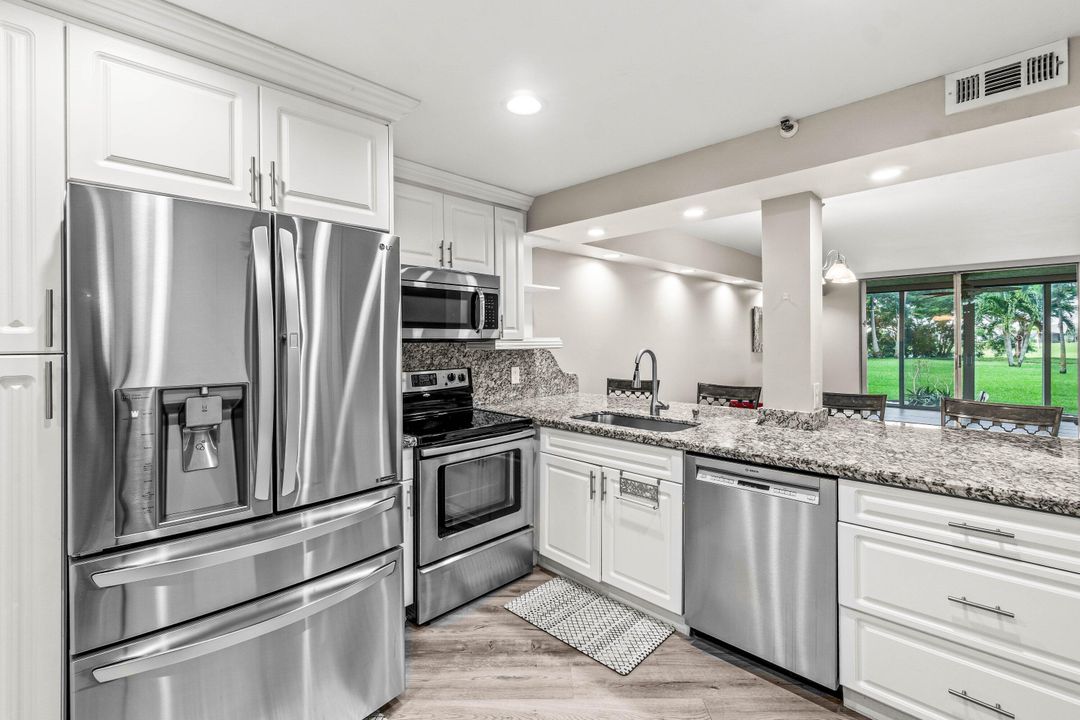 Active With Contract: $199,000 (2 beds, 2 baths, 1145 Square Feet)