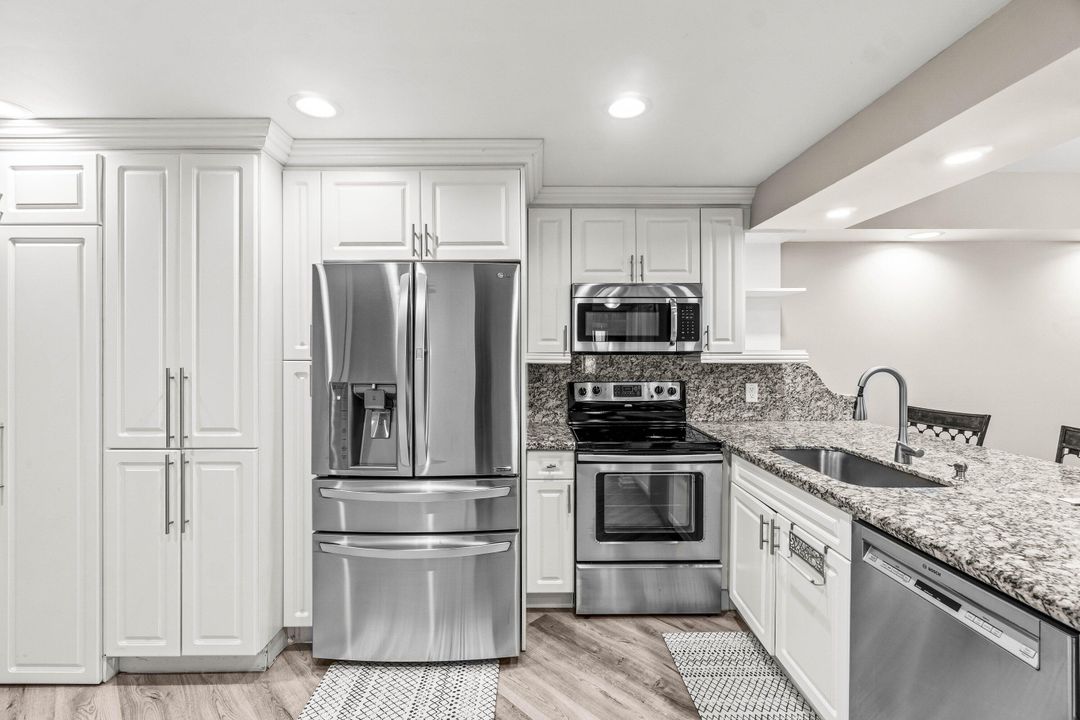 Active With Contract: $199,000 (2 beds, 2 baths, 1145 Square Feet)