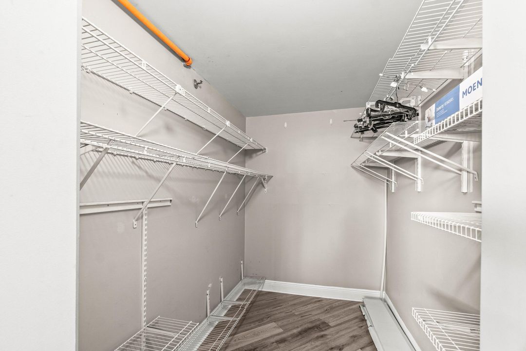 Active With Contract: $199,000 (2 beds, 2 baths, 1145 Square Feet)