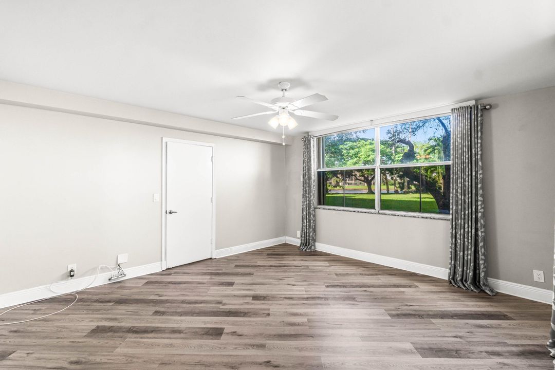 Active With Contract: $199,000 (2 beds, 2 baths, 1145 Square Feet)