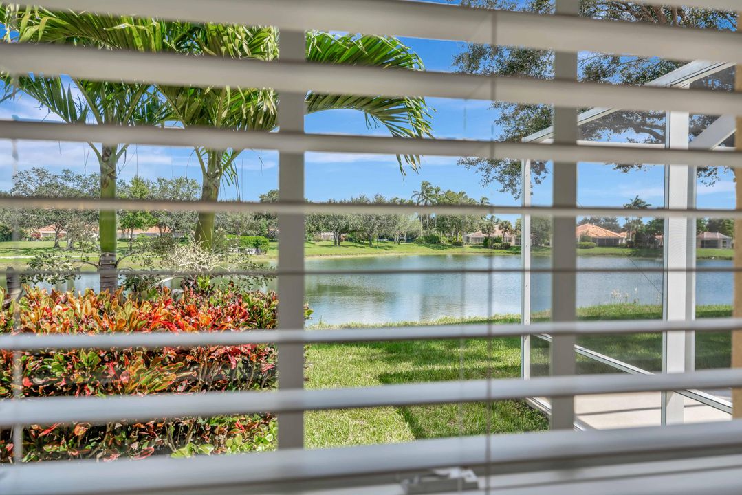 Active With Contract: $895,000 (4 beds, 3 baths, 2536 Square Feet)