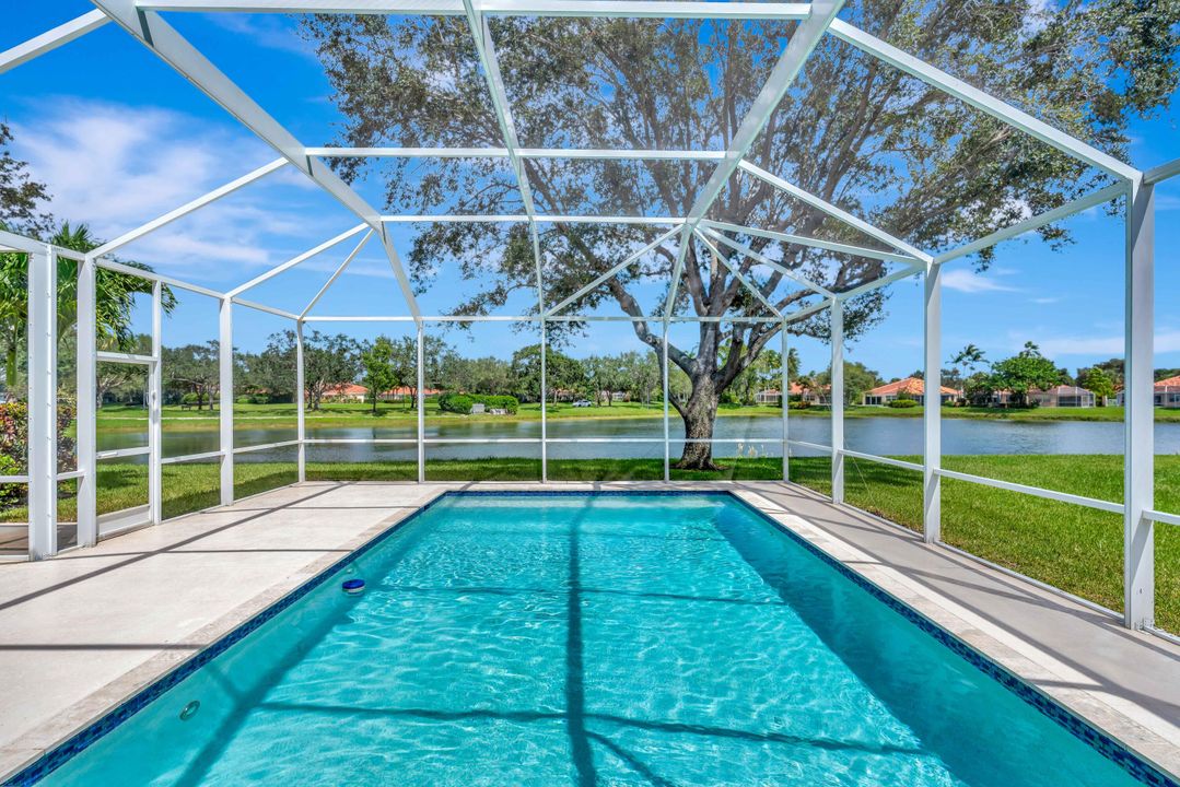 Active With Contract: $895,000 (4 beds, 3 baths, 2536 Square Feet)