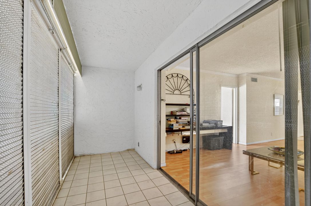 待售: $85,000 (2 贝兹, 2 浴室, 925 平方英尺)