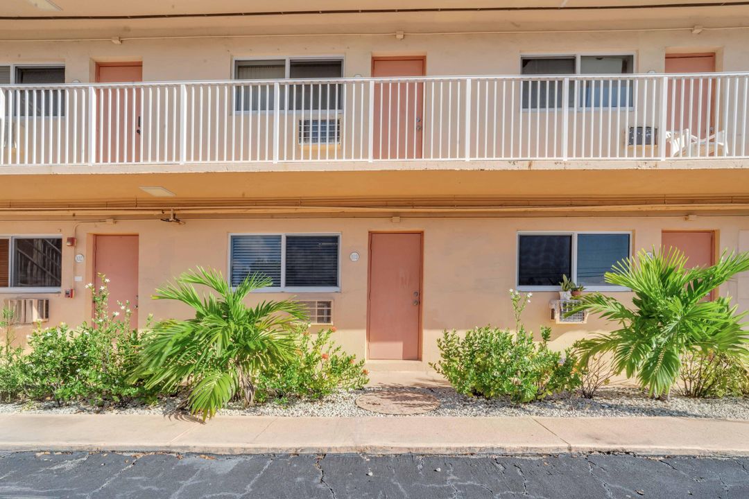 For Sale: $140,000 (1 beds, 1 baths, 550 Square Feet)