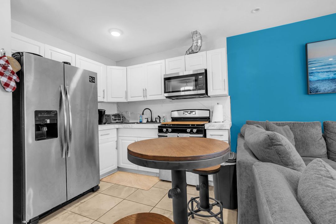 For Sale: $140,000 (1 beds, 1 baths, 550 Square Feet)