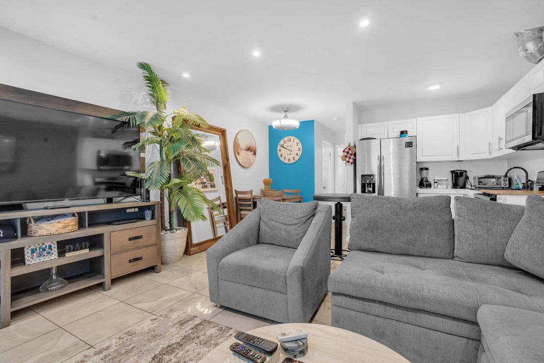 For Sale: $140,000 (1 beds, 1 baths, 550 Square Feet)