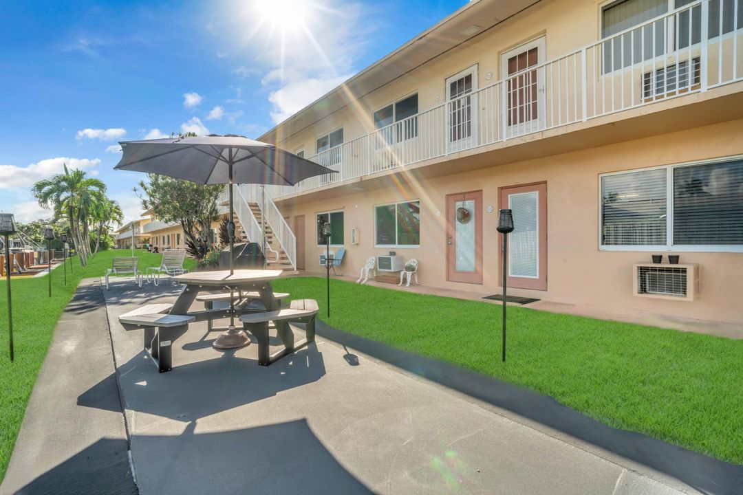 For Sale: $140,000 (1 beds, 1 baths, 550 Square Feet)